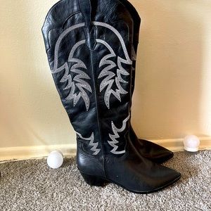 Black cowboy boots with white/cream trimming